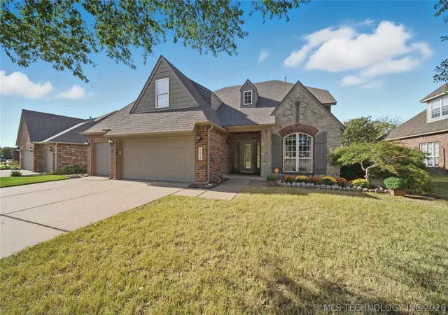 Photo 3 of Sale Pending at 4012 W Kent St, Broken Arrow, OK 74012 | MLS# 2613228 | Listing updated on 2026-09-29