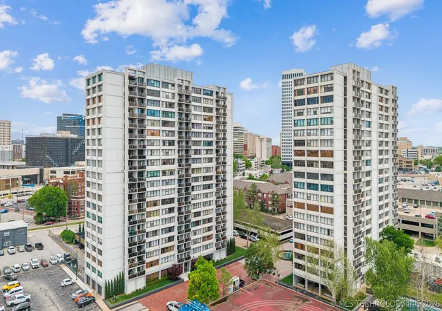 Photo 3 of Condo for sale at 450 W 7th Street #607, Tulsa, OK 74119 | MLS# 2612988 | Listing updated on 2026-10-06