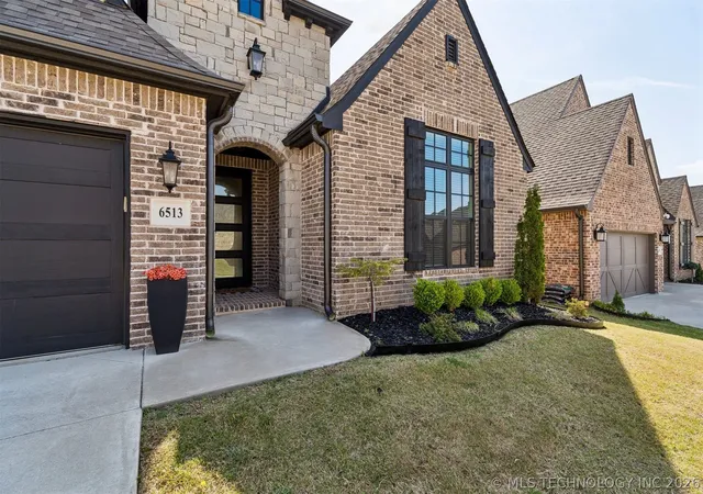 Photo 3 of Single family home for sale at 6513 S Fir Ave, Broken Arrow, OK 74011 | MLS# 2613442 | Listing updated on 2026-08-31