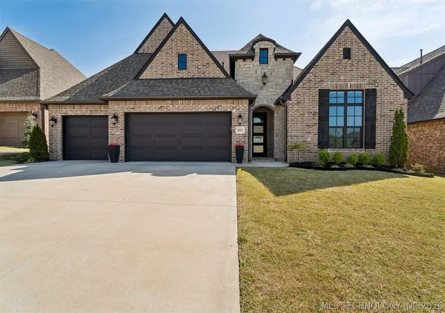 Photo 3 of Single family home for sale at 6513 S Fir Ave, Broken Arrow, OK 74011 | MLS# 2613442 | Listing updated on 2026-08-31