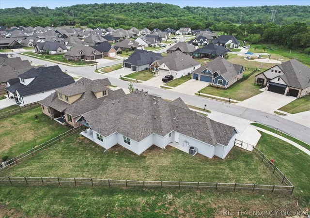 Photo 2 of Single family home for sale at 18977 E Ridgeline Rd, Catoosa, OK 74015 | MLS# 2613744 | Listing updated on 2026-08-29