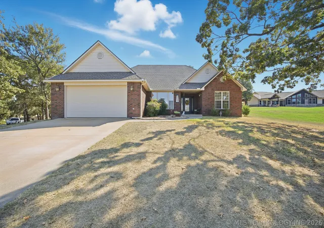 Photo 2 of Single family home for sale at 2445 Avalon Dr, Eufaula, OK 74432 | MLS# 2613586 | Listing updated on 2026-09-14