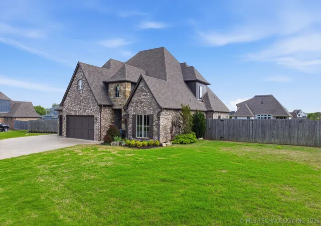 Photo 2 of Single family home for sale at 1956 E 172nd Street S, Mounds, OK 74047 | MLS# 2613597 | Listing updated on 2026-09-04
