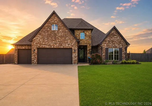 Photo 3 of Single family home for sale at 1956 E 172nd Street S, Mounds, OK 74047 | MLS# 2613597 | Listing updated on 2026-09-04