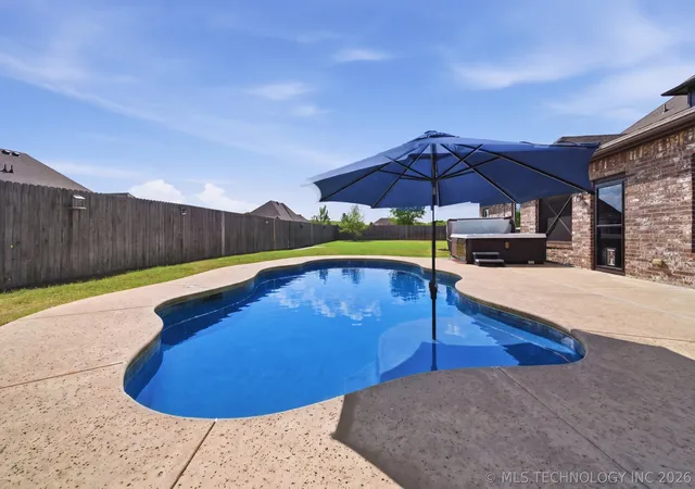 Photo 4 of Single family home for sale at 1956 E 172nd Street S, Mounds, OK 74047 | MLS# 2613597 | Listing updated on 2026-09-04