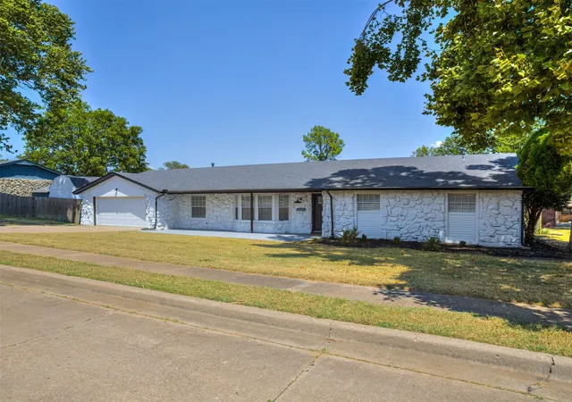 Photo 3 of Single family home for sale at 6644 Se Quail Ridge Rd, Bartlesville, OK 74006 | MLS# 2613957 | Listing updated on 2026-09-21