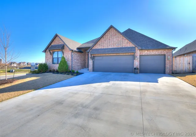 Photo 1 of Single family home for sale at 13605 S 21st Place E, Bixby, OK 74008 | MLS# 2614080 | Listing updated on 2026-09-08