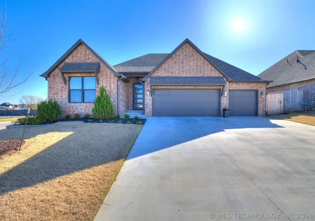 Photo 2 of Single family home for sale at 13605 S 21st Place E, Bixby, OK 74008 | MLS# 2614080 | Listing updated on 2026-09-08