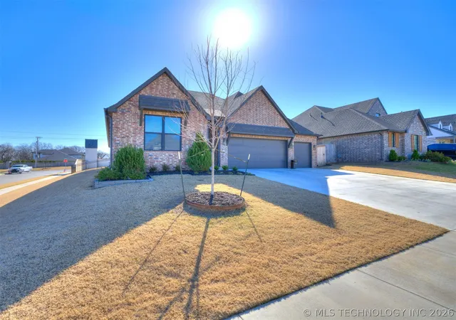Photo 3 of Single family home for sale at 13605 S 21st Place E, Bixby, OK 74008 | MLS# 2614080 | Listing updated on 2026-09-08