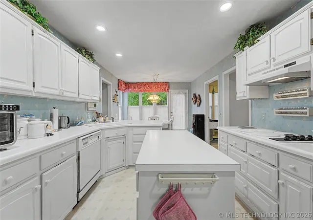 Photo 3 of Single family home for sale at 7007 S Sandusky Ave, Tulsa, OK 74136 | MLS# 2612713 | Listing updated on 2026-09-11