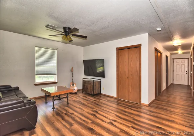 Photo 3 of Single family home for sale at 6108 S 42nd West Ave, Sapulpa, OK 74132 | MLS# 2614167 | Listing updated on 2026-09-03