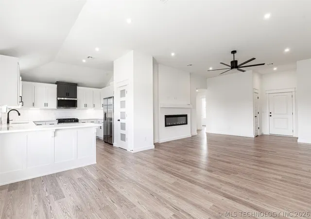 Photo 3 of Single family home for sale at 2421 W Main St, Collinsville, OK 74021 | MLS# 2614332 | Listing updated on 2026-09-14