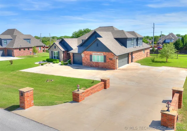 Photo 2 of Sale Pending at 6706 E 86th Place N, Owasso, OK 74055 | MLS# 2614319 | Listing updated on 2026-09-04
