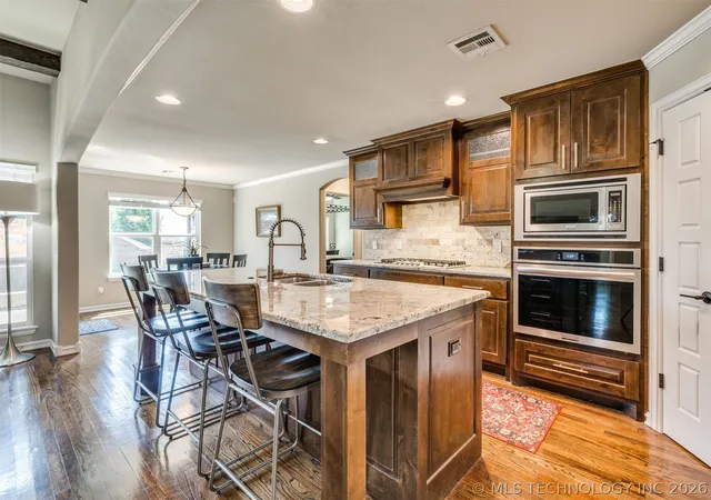 Photo 3 of Sale Pending at 6706 E 86th Place N, Owasso, OK 74055 | MLS# 2614319 | Listing updated on 2026-09-04
