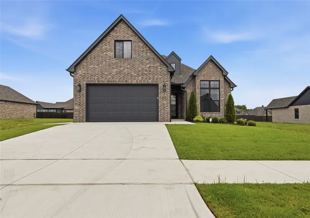 Photo 1 of Single family home for sale at 3709 W Laredo St, Broken Arrow, OK 74012 | MLS# 2614454 | Listing updated on 2026-09-14