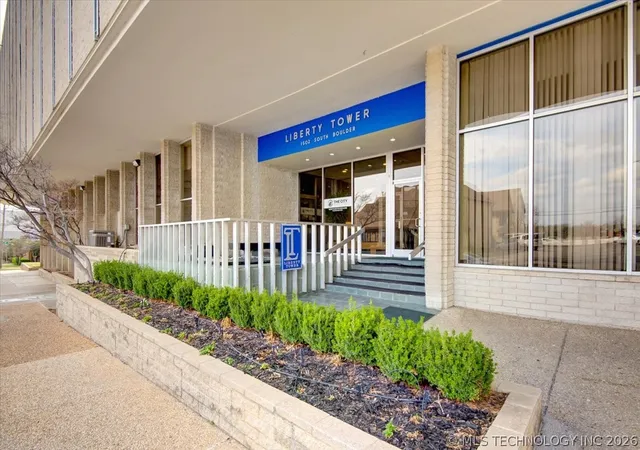 Listing Photo 2 - Condo for sale in building located at 1502 S Boulder Ave, Tulsa, OK 74119 - Unit #17M