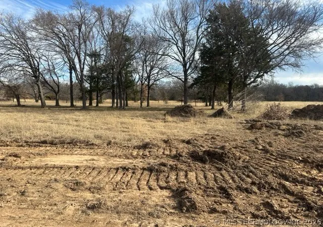 Photo 2 of Sale Pending at 29 Royalty Ct, Kingston, OK 73439 | MLS# 2614773 | Listing updated on 2026-09-07