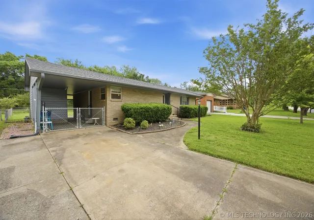Photo 3 of Single family home for sale at 1344 South 13th, Mc Alester, OK 74501 | MLS# 2614337 | Listing updated on 2026-09-11