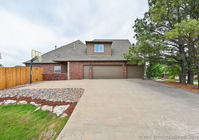Photo 2 of Single family home for sale at 21192 E 112th Street S, Broken Arrow, OK 74014 | MLS# 2614977 | Listing updated on 2026-09-14