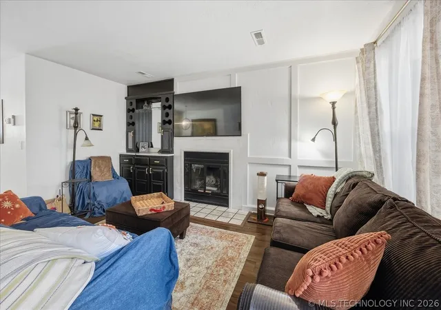 Photo 3 of Condo for sale at 209 W 17th Street #209D, Tulsa, OK 74119 | MLS# 2614745 | Listing updated on 2026-09-04