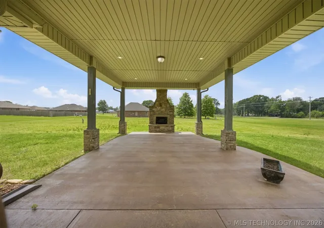 Photo 3 of Sale Pending at 2004 E Trailwood St, Stigler, OK 74462 | MLS# 2614799 | Listing updated on 2026-09-05