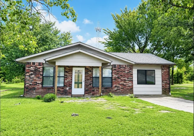 Photo 1 of Single family home for sale at 1109 Palmer Ln, Eufaula, OK 74432 | MLS# 2615365 | Listing updated on 2026-09-14