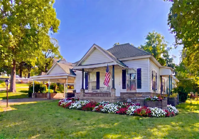 Photo 2 of Sale Pending at 501 High St, Eufaula, OK 74432 | MLS# 2615372 | Listing updated on 2026-09-01
