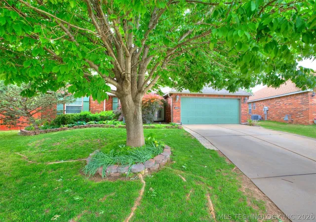 Photo 2 of Single family home for sale at 5080 S 195 Place E, Broken Arrow, OK 74014 | MLS# 2615527 | Listing updated on 2026-09-04