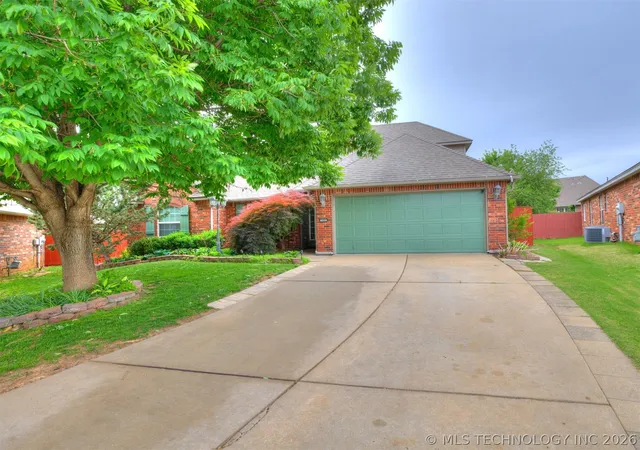 Photo 3 of Single family home for sale at 5080 S 195 Place E, Broken Arrow, OK 74014 | MLS# 2615527 | Listing updated on 2026-09-04