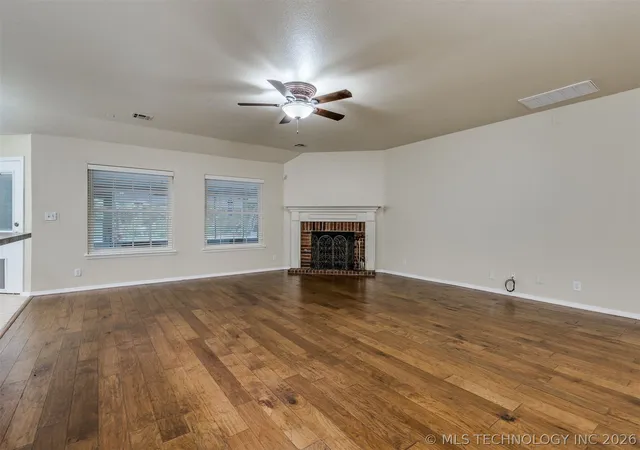 Photo 4 of Single family home for sale at 5080 S 195 Place E, Broken Arrow, OK 74014 | MLS# 2615527 | Listing updated on 2026-09-04