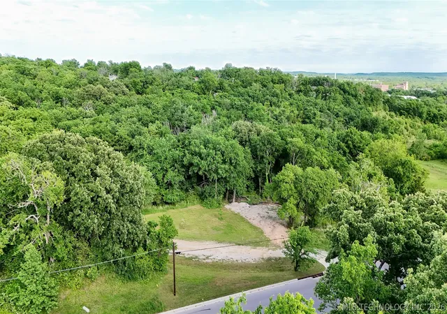 Photo 3 of Sale Pending at 521 N Hickory St, Sapulpa, OK 74066 | MLS# 2615435 | Listing updated on 2026-09-06