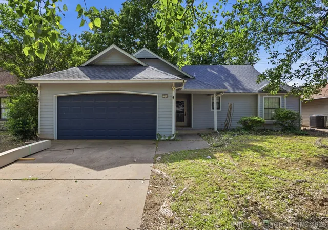 Photo 1 of Sale Pending at 7514 S Saint Louis Ave, Tulsa, OK 74136 | MLS# 2615767 | Listing updated on 2026-09-01