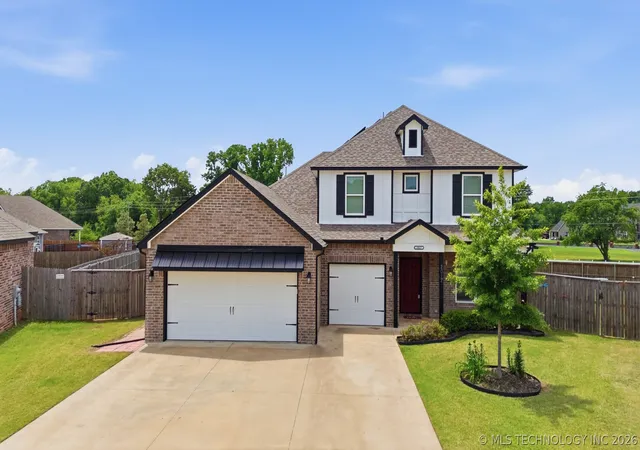 Photo 1 of Single family home for sale at 2017 W Fredericksburg Ct, Broken Arrow, OK 74011 | MLS# 2615271 | Listing updated on 2026-09-02