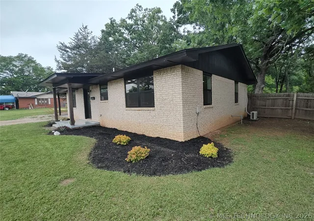 Photo 2 of Sale Pending at 515 Ne 6th Street, Antlers, OK 74523 | MLS# 2615488 | Listing updated on 2026-09-10