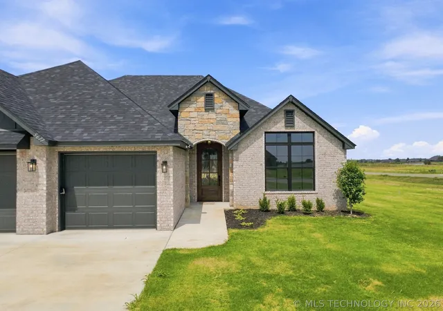 Photo 3 of Single family home for sale at 5677 E 136th Place, Collinsville, OK 74021 | MLS# 2615760 | Listing updated on 2026-09-14