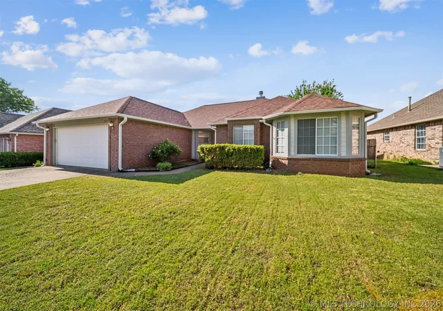 Photo 2 of Single family home for sale at 3517 E Nashville St, Broken Arrow, OK 74014 | MLS# 2615452 | Listing updated on 2026-10-06