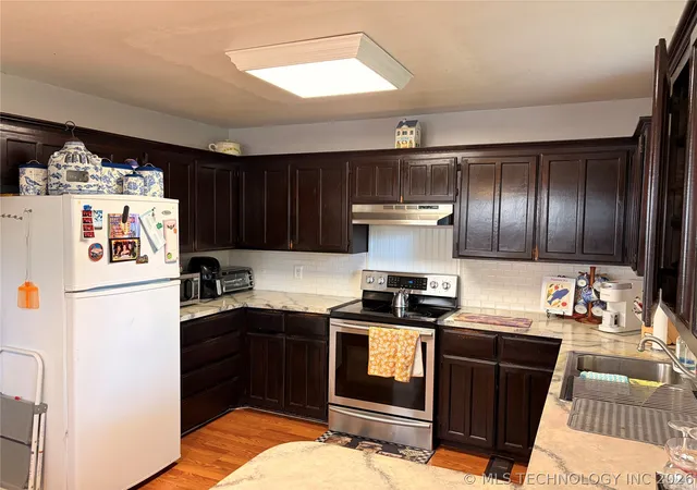 Listing Photo 5 - Condo for sale in building located at 6920 S 78th E Ave, Tulsa, OK 74133