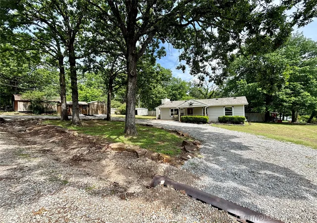 Photo 3 of Single family home for sale at 70058 S 343rd Court, Wagoner, OK 74467 | MLS# 2615722 | Listing updated on 2026-09-07