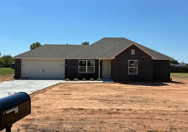 Photo 1 of Single family home for sale at 403 Nw 8th Street, Wagoner, OK 74467 | MLS# 2615991 | Listing updated on 2026-09-04