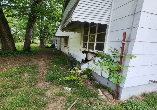 Photo 2 of Multi family home for sale at 1012 Columbus Ave, Muskogee, OK 74401 | MLS# 2616173 | Listing updated on 2026-09-10