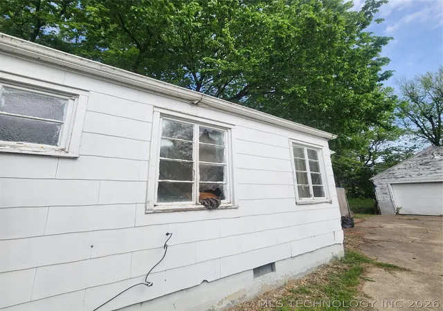 Listing Photo 4 - Condo for sale in building located at 1012 Columbus Ave, Muskogee, OK 74401