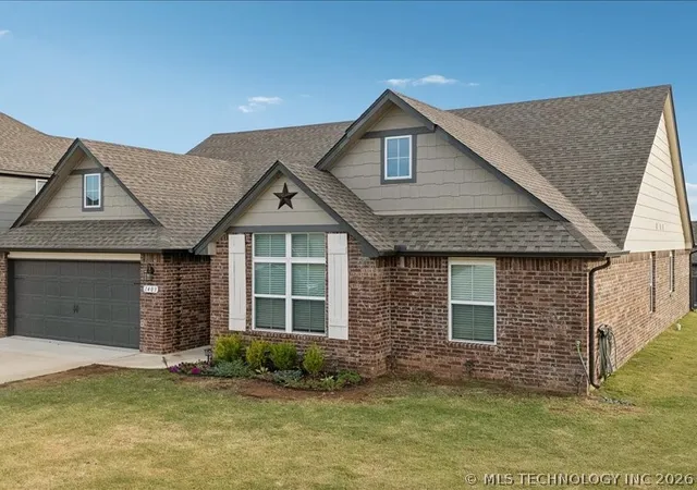 Photo 3 of Single family home for sale at 1403 E New Orleans Pl, Broken Arrow, OK 74011 | MLS# 2616403 | Listing updated on 2026-08-31
