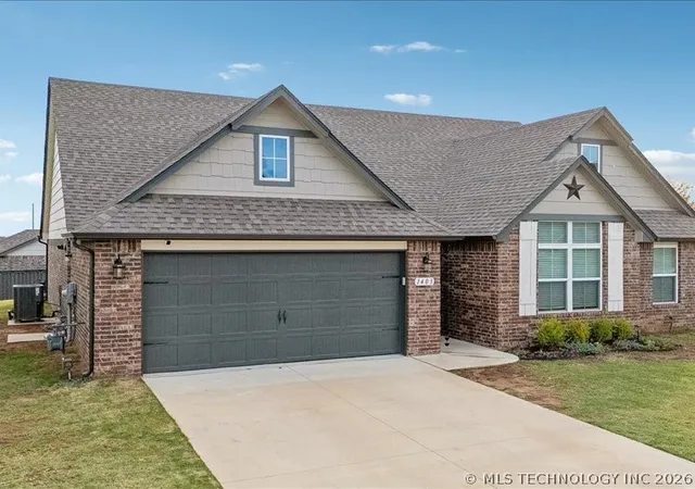 Photo 3 of Single family home for sale at 1403 E New Orleans Pl, Broken Arrow, OK 74011 | MLS# 2616403 | Listing updated on 2026-08-31