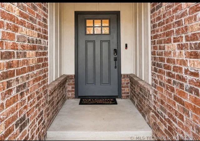 Photo 4 of Single family home for sale at 1403 E New Orleans Pl, Broken Arrow, OK 74011 | MLS# 2616403 | Listing updated on 2026-08-31