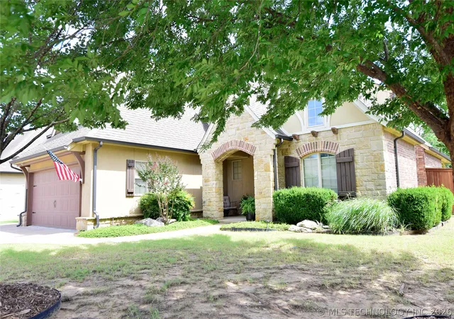 Photo 3 of Sale Pending at 2404 E 140th Place, Bixby, OK 74008 | MLS# 2616815 | Listing updated on 2026-09-12