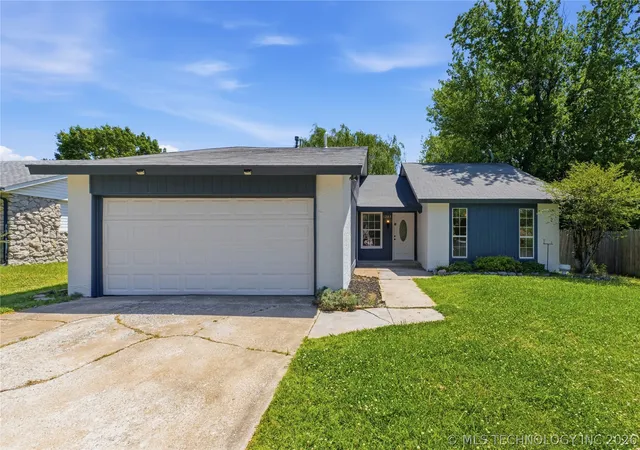 Photo 1 of Single family home for sale at 1205 N Ironwood Pl, Broken Arrow, OK 74012 | MLS# 2616821 | Listing updated on 2026-09-07