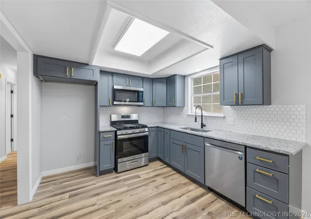 Photo 2 of Single family home for sale at 1205 N Ironwood Pl, Broken Arrow, OK 74012 | MLS# 2616821 | Listing updated on 2026-09-07