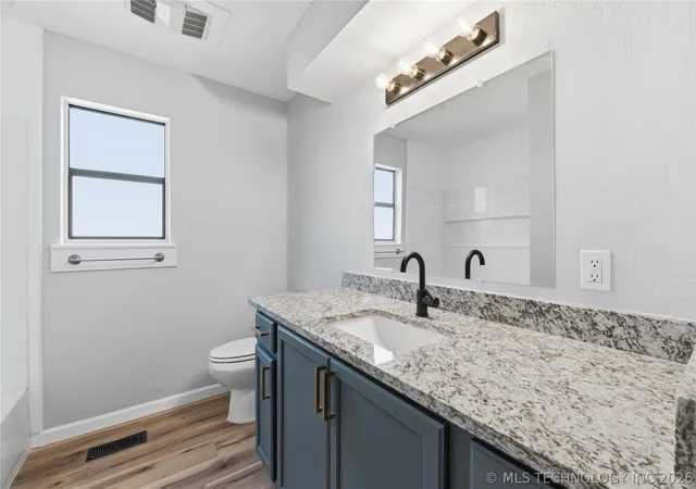 Photo 3 of Single family home for sale at 1205 N Ironwood Pl, Broken Arrow, OK 74012 | MLS# 2616821 | Listing updated on 2026-09-07