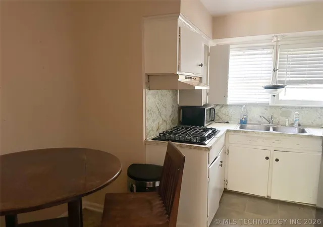 Photo 4 of Sale Pending at 282 E 52nd Place N, Tulsa, OK 74126 | MLS# 2616658 | Listing updated on 2026-09-11