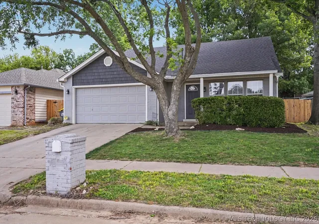 Photo 2 of Sale Pending at 11245 S Nandina Ave, Jenks, OK 74037 | MLS# 2616767 | Listing updated on 2026-09-01